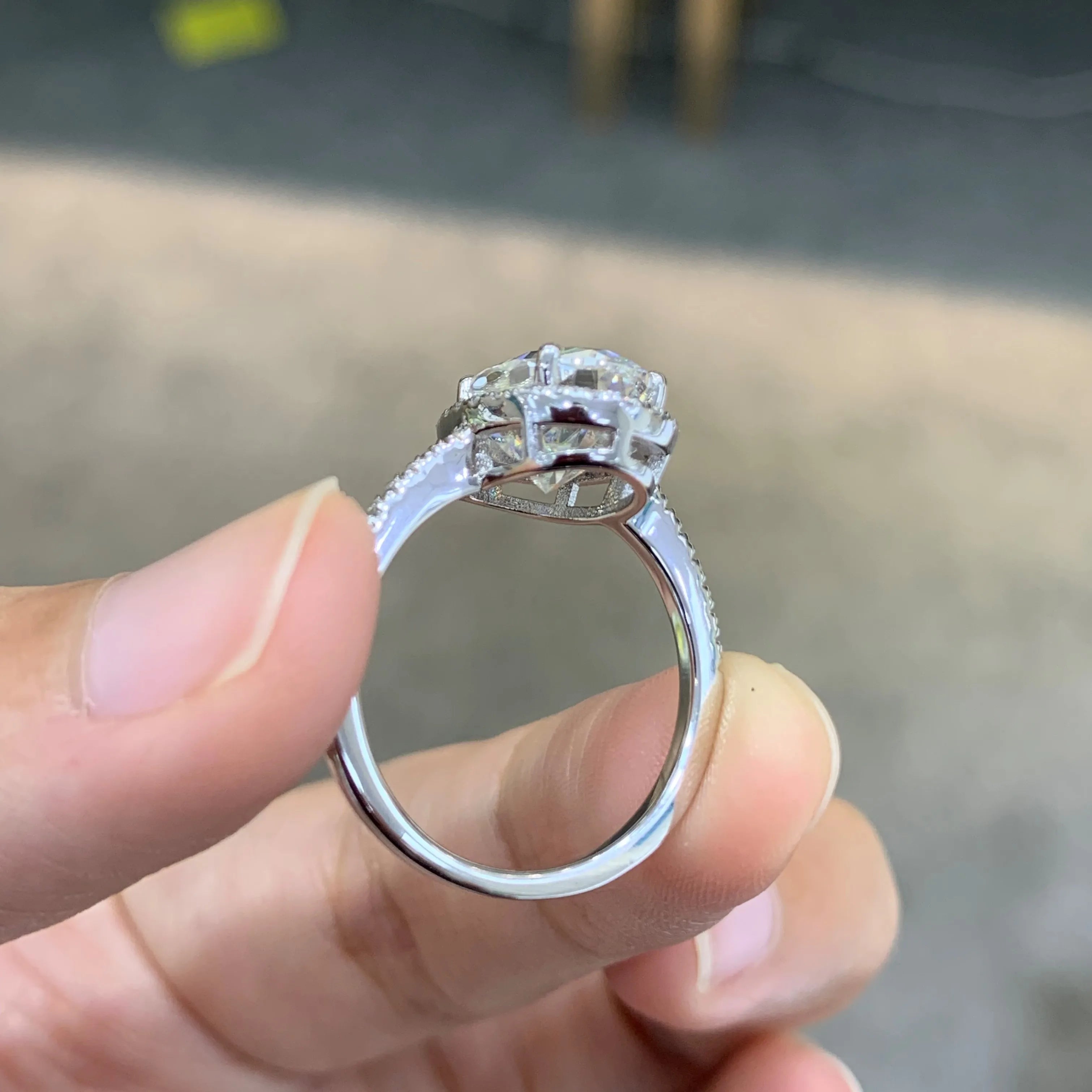 Ruizuan Silver Jewellery Collection Engagement Promise Wedding Rings 925 Sterling Silver Oval Cut Moissanite Classic Style GRA