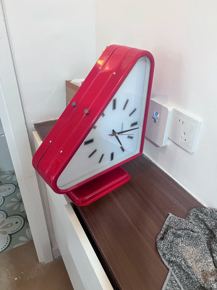 Modern Two-Sided Triangle Wall Clock – Silent Minimalist Design for Living Room