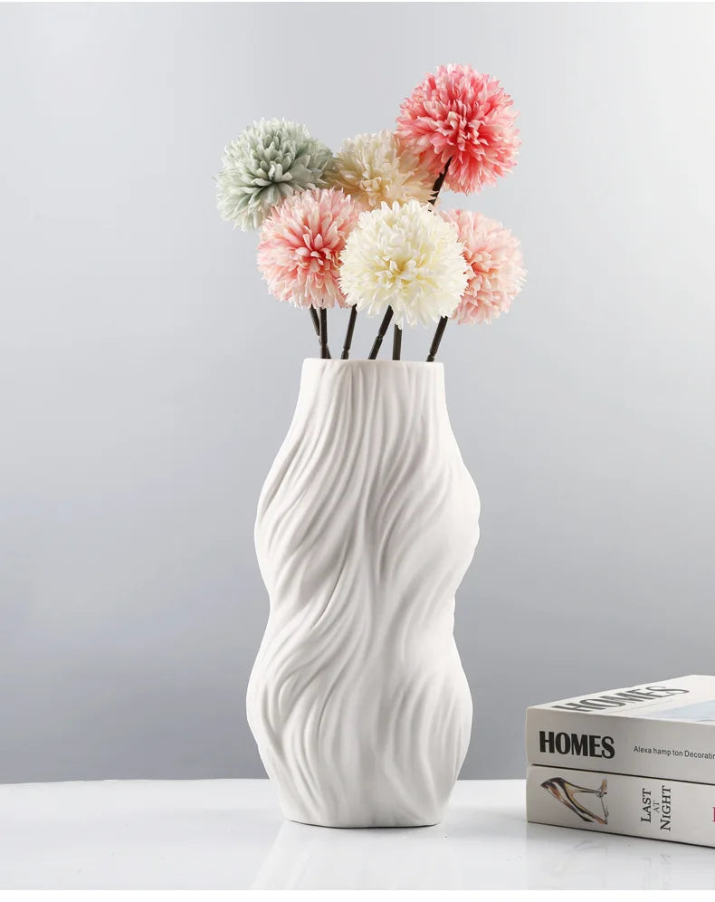 Simple European home decor ornaments, white ceramic vases, living room wine cabinets, dried flower crafts, flower utensils