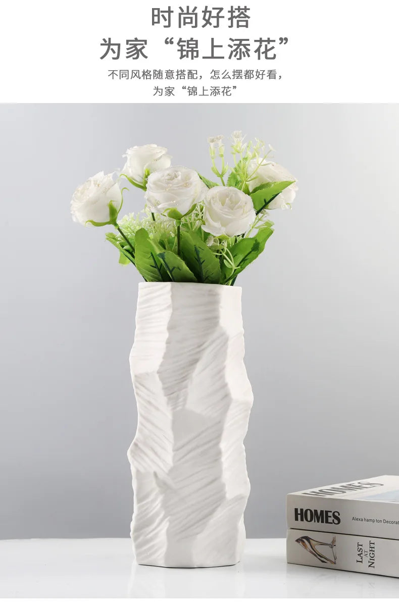 Simple European home decor ornaments, white ceramic vases, living room wine cabinets, dried flower crafts, flower utensils