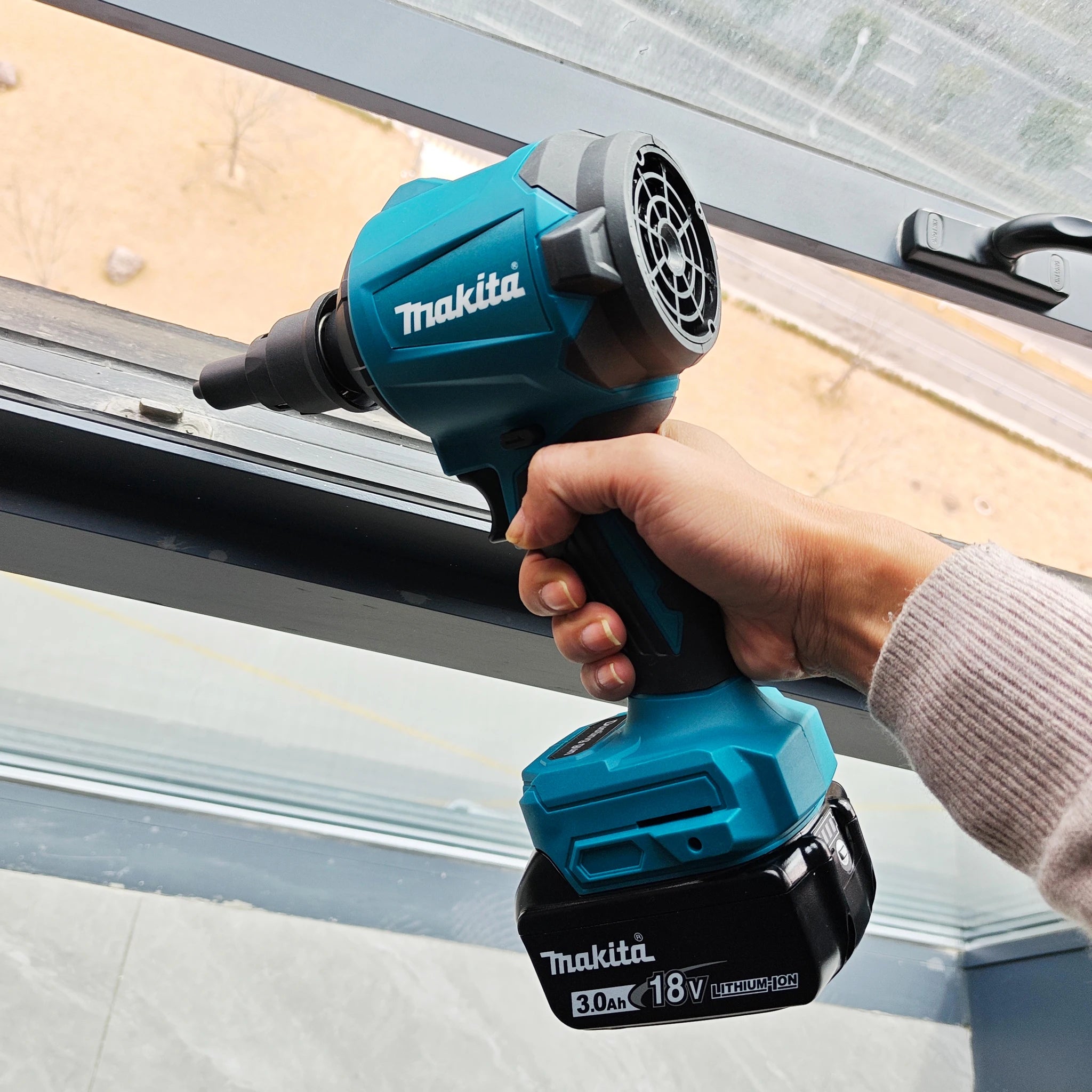 Makita DAS180 Cordless Air Blower 18V — Brushless Dust Removal Gun (Tool Only)