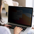 Film Privacy MacBook Pro 16" (M4 / M3 / M2) – Finition mate, pose magnétique, vision confidentielle